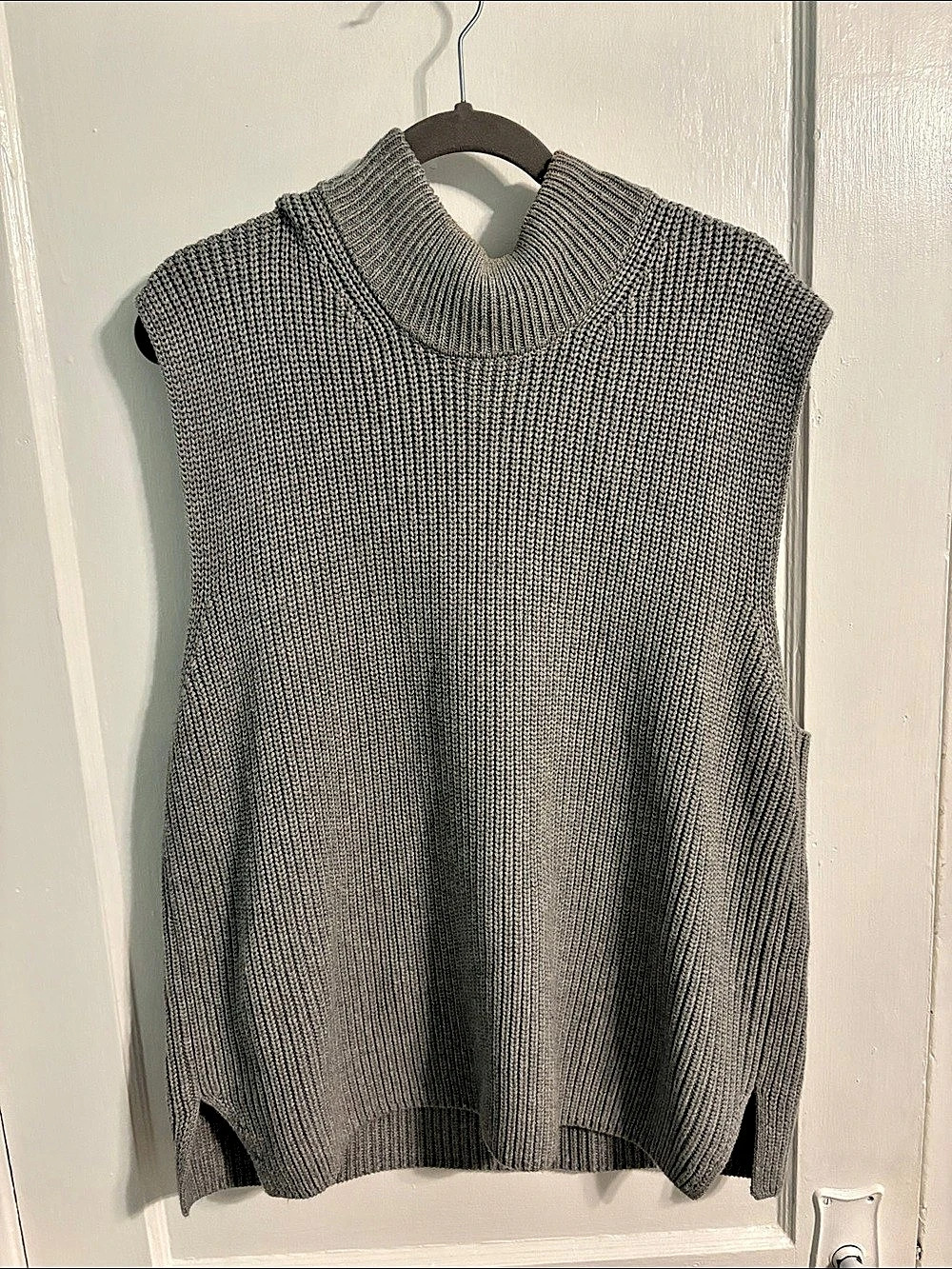 Abercrombie & Fitch Gray Knit Sweater Vest Size XL Like New